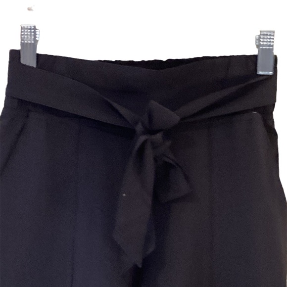 Lululemon ‘Noir’ Pants - Size 2 - Picture 3 of 6